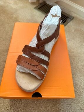Clarks Brown Multi-Strap Comfort Sandal 9.5N